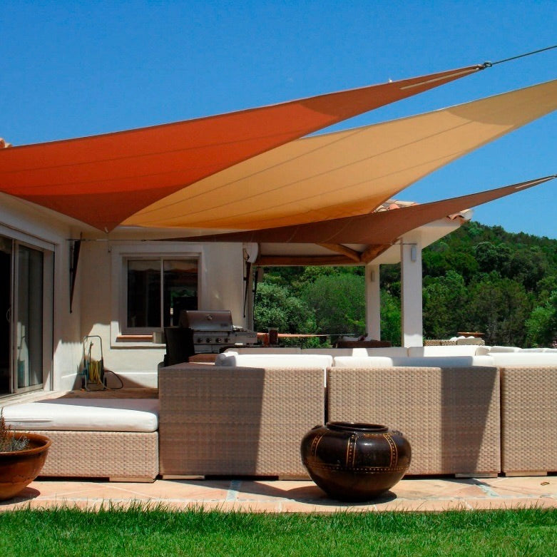 Toile d'ombrage Triangulaire Orange Mon refuge Fraicheur